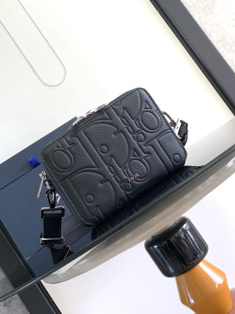 D*0r Zipped Pouch with Strap Black D*0r Gravity Leather 17 x 12.5 x 6 cm