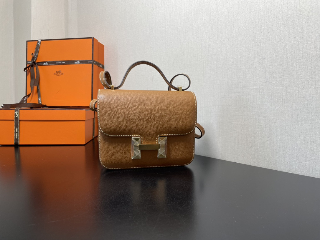 H**mes constance 24  epsom leather gold hardware 9.4"x5.9"x3"
