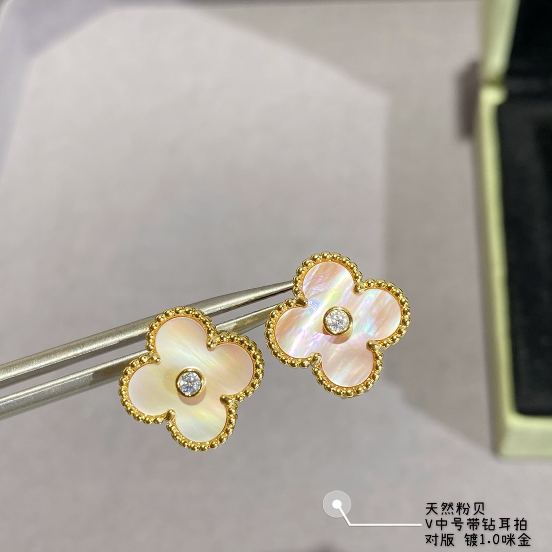 v*n cl*f & arpels natural pink shell with Di*m*nd four-leaf clover earrings
