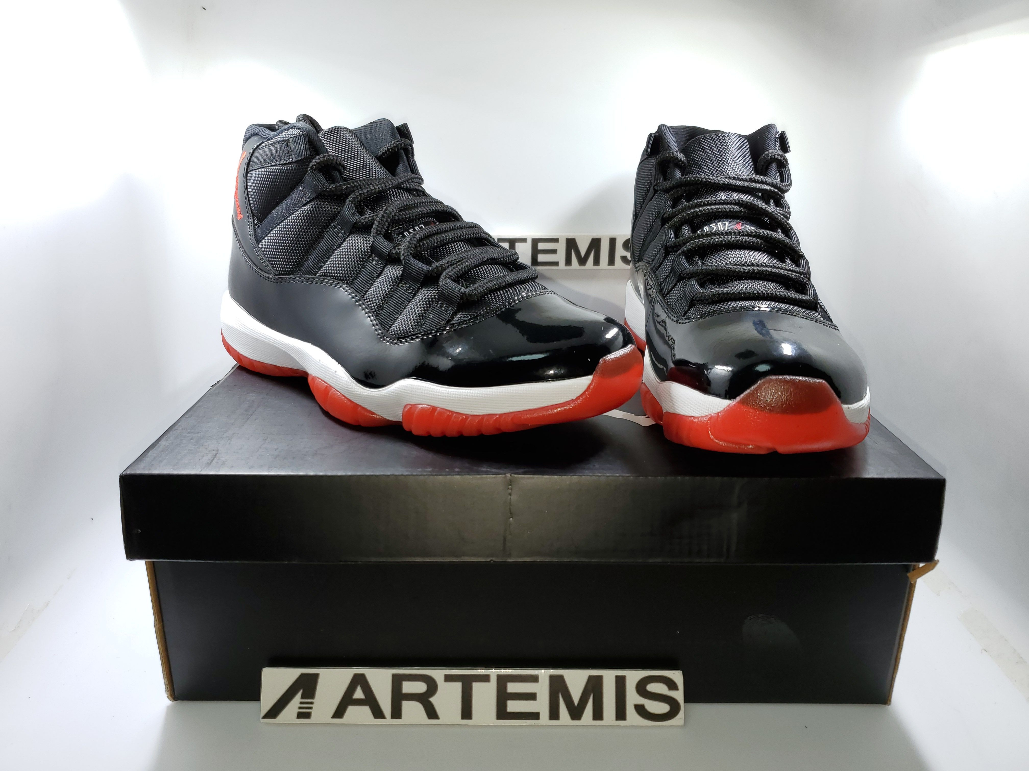 Air Jordan 11 Retro Playoffs (2012)