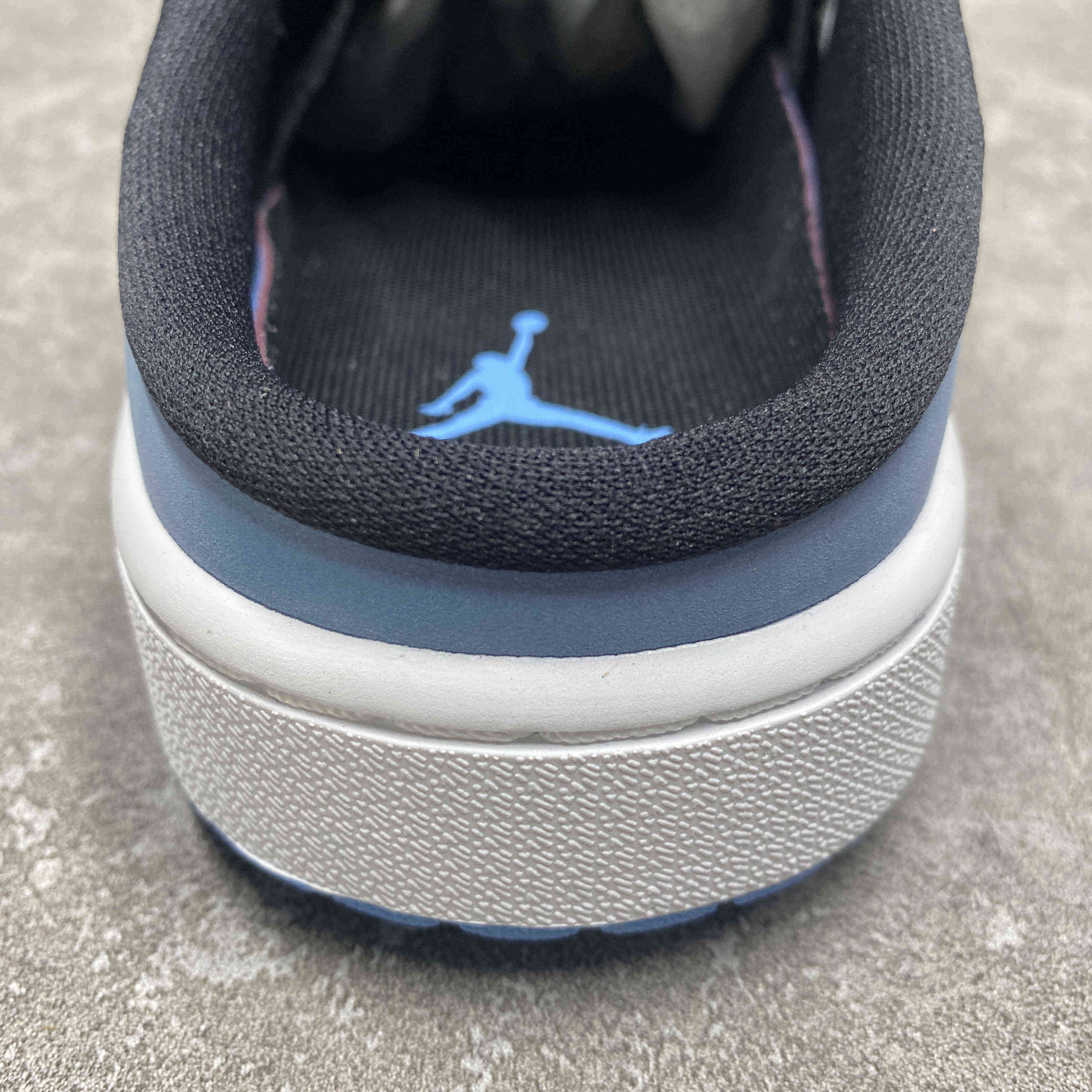 UA AIR JORDAN MULE GOLF UNIVERSITY BLUE NOW AVAILABLE