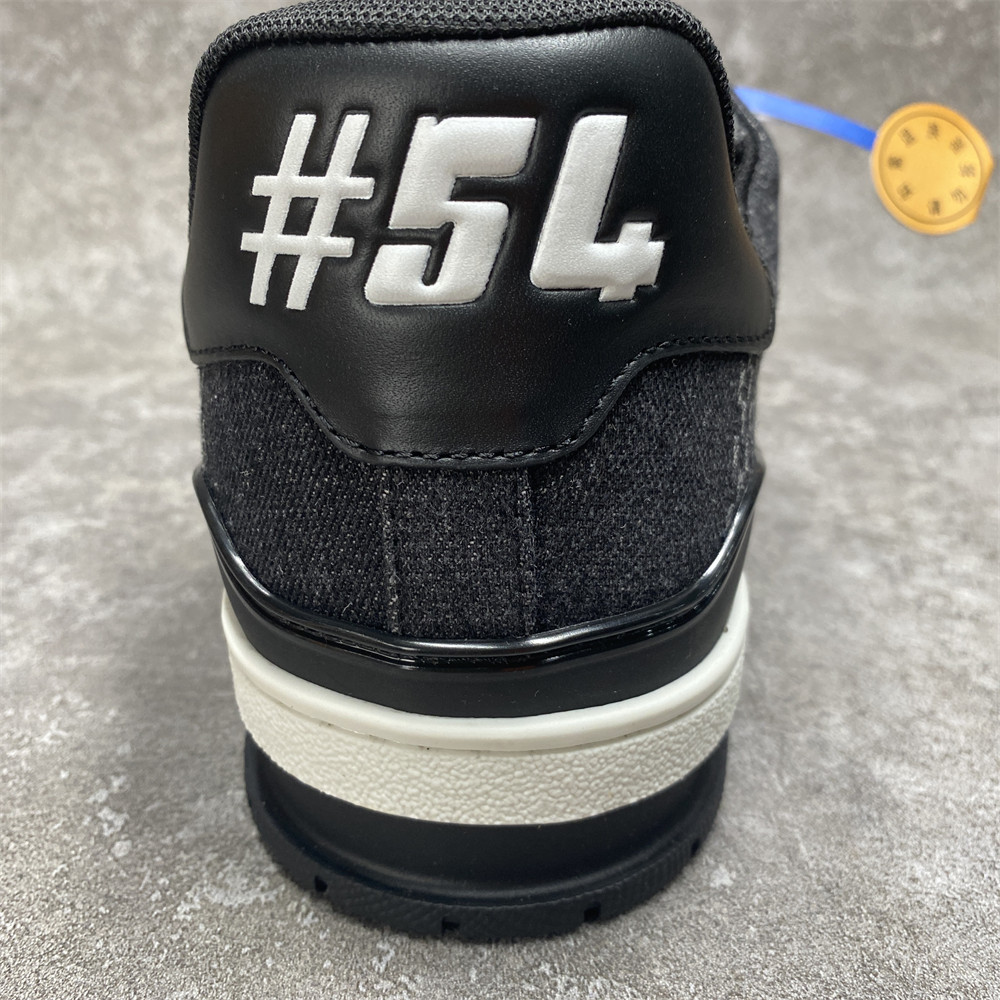 UA LV Trainer Sneaker