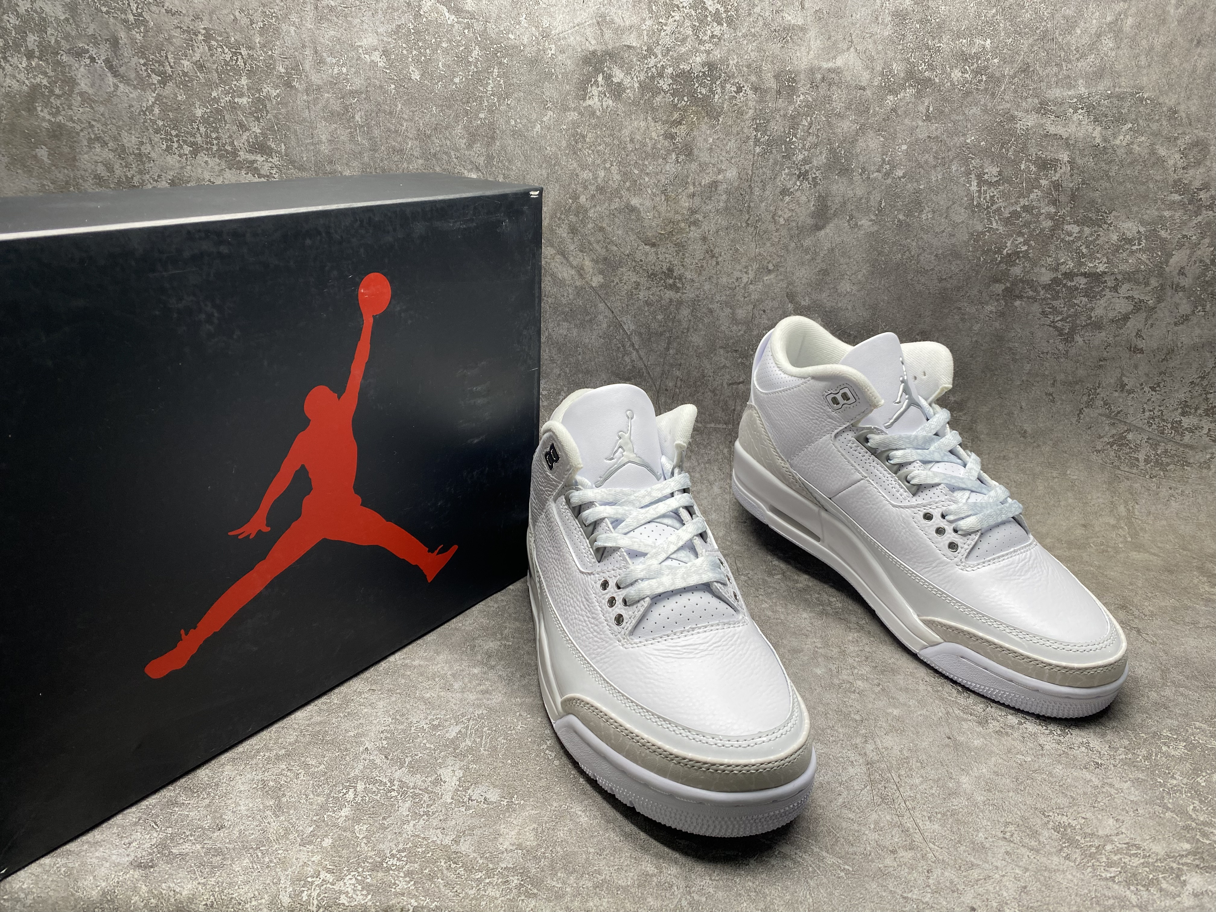 UA Air Jordan 3 Retro