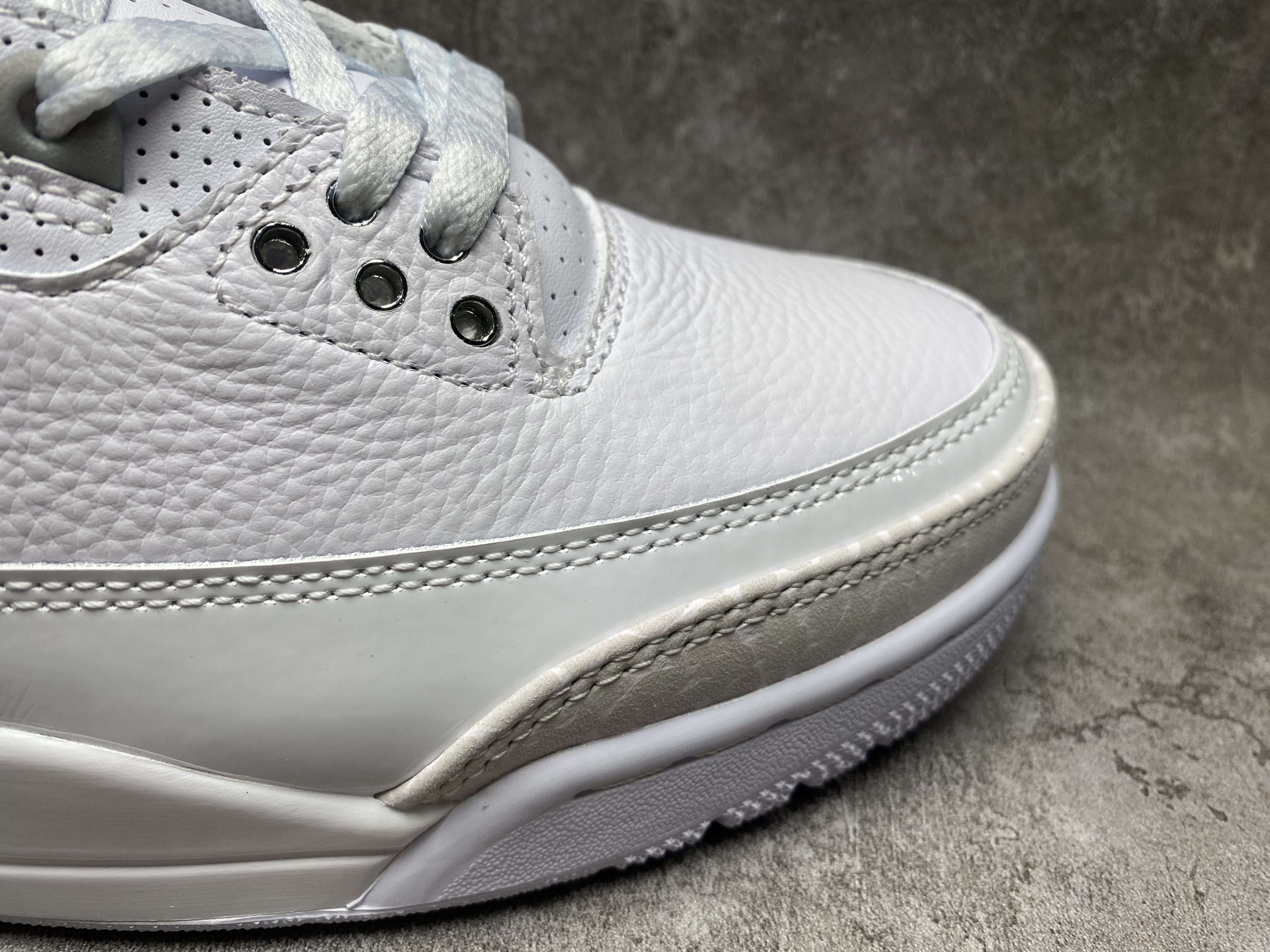 UA Air Jordan 3 Retro