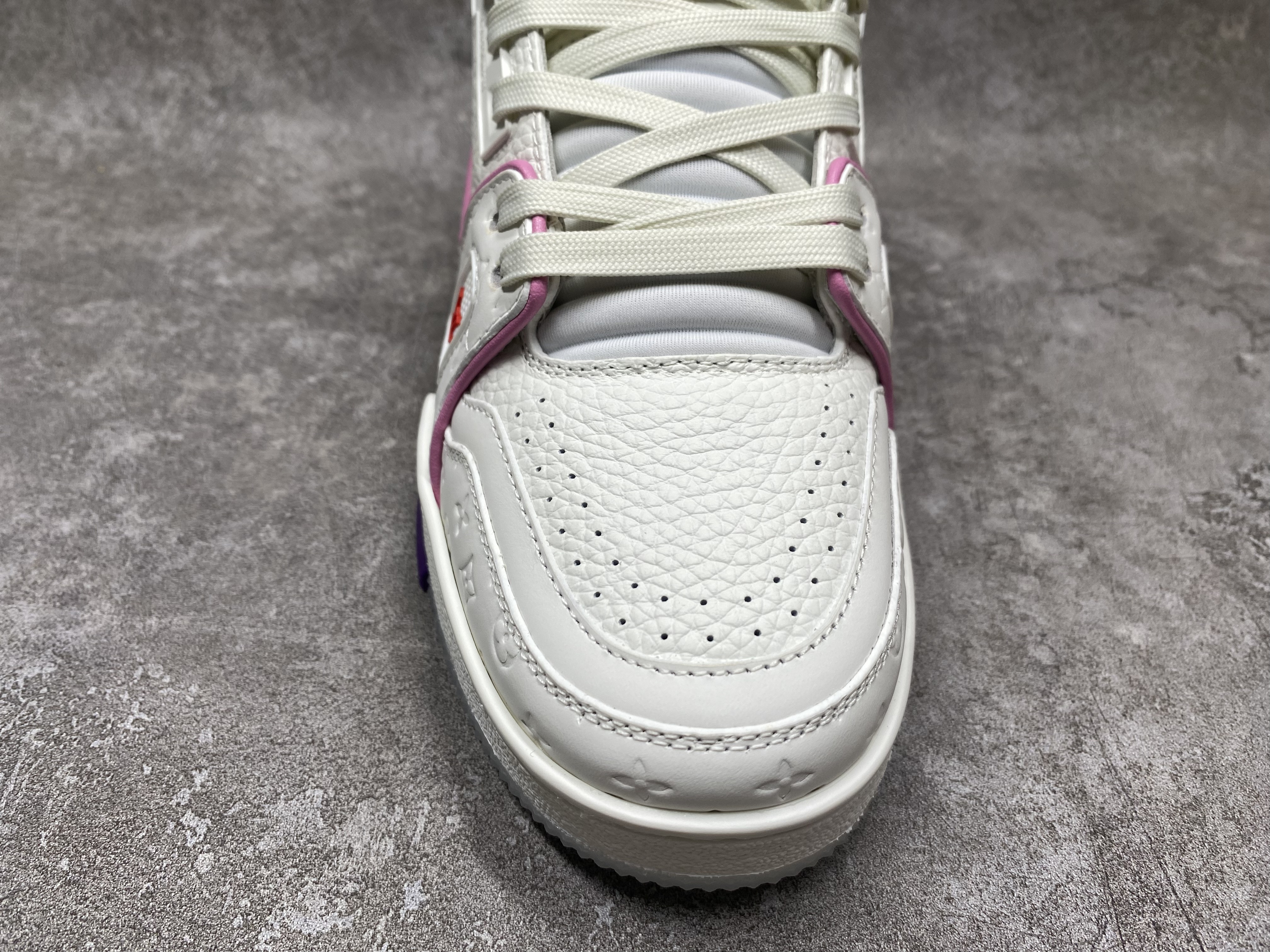 UA LV trainer Sneakers