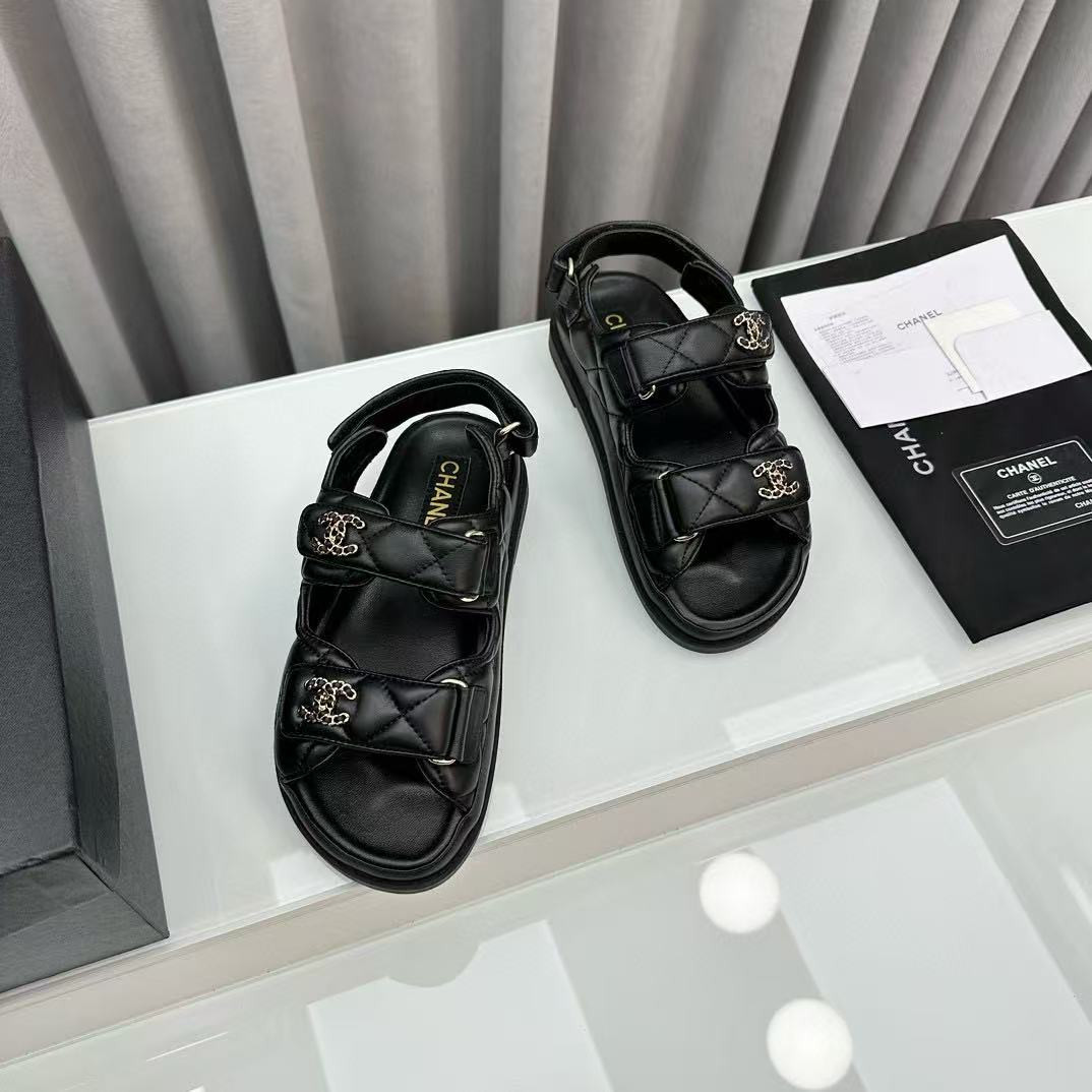 ua Ch*el sandals