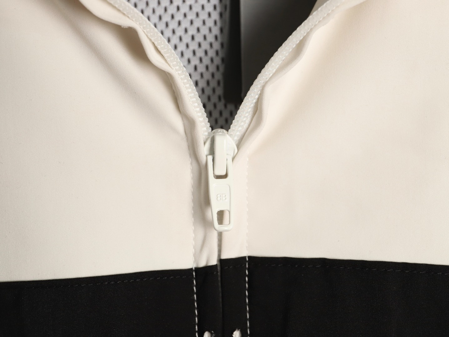 Ba*len*cia*ga coats suit