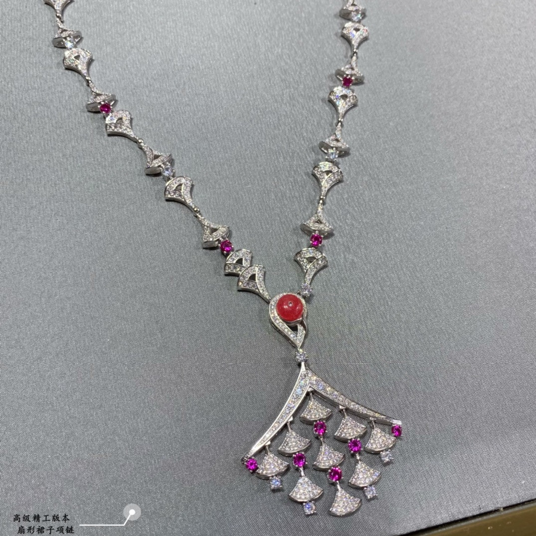 B*l*ai multi-scalloped skirt necklace(no refund or exchange)