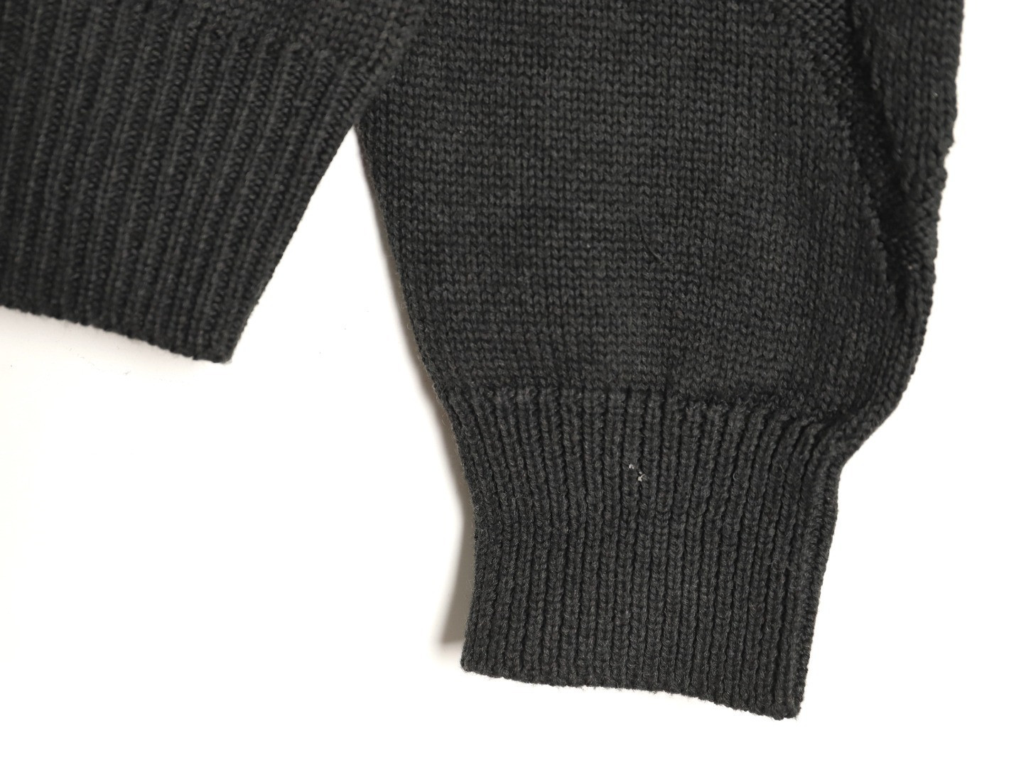 l0*is V*t0n lv 24fw sweaters