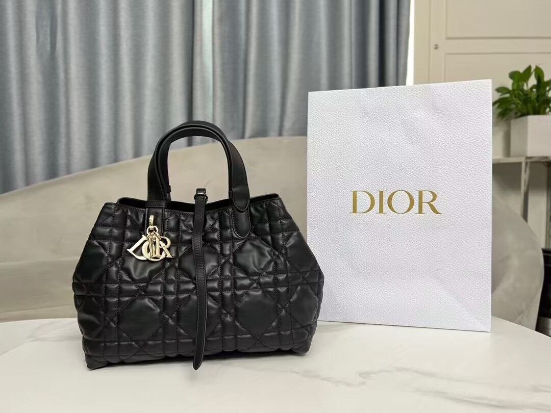 D*0r Toujours Bag Medium Black 11 x 8.5 x 6.5 inches