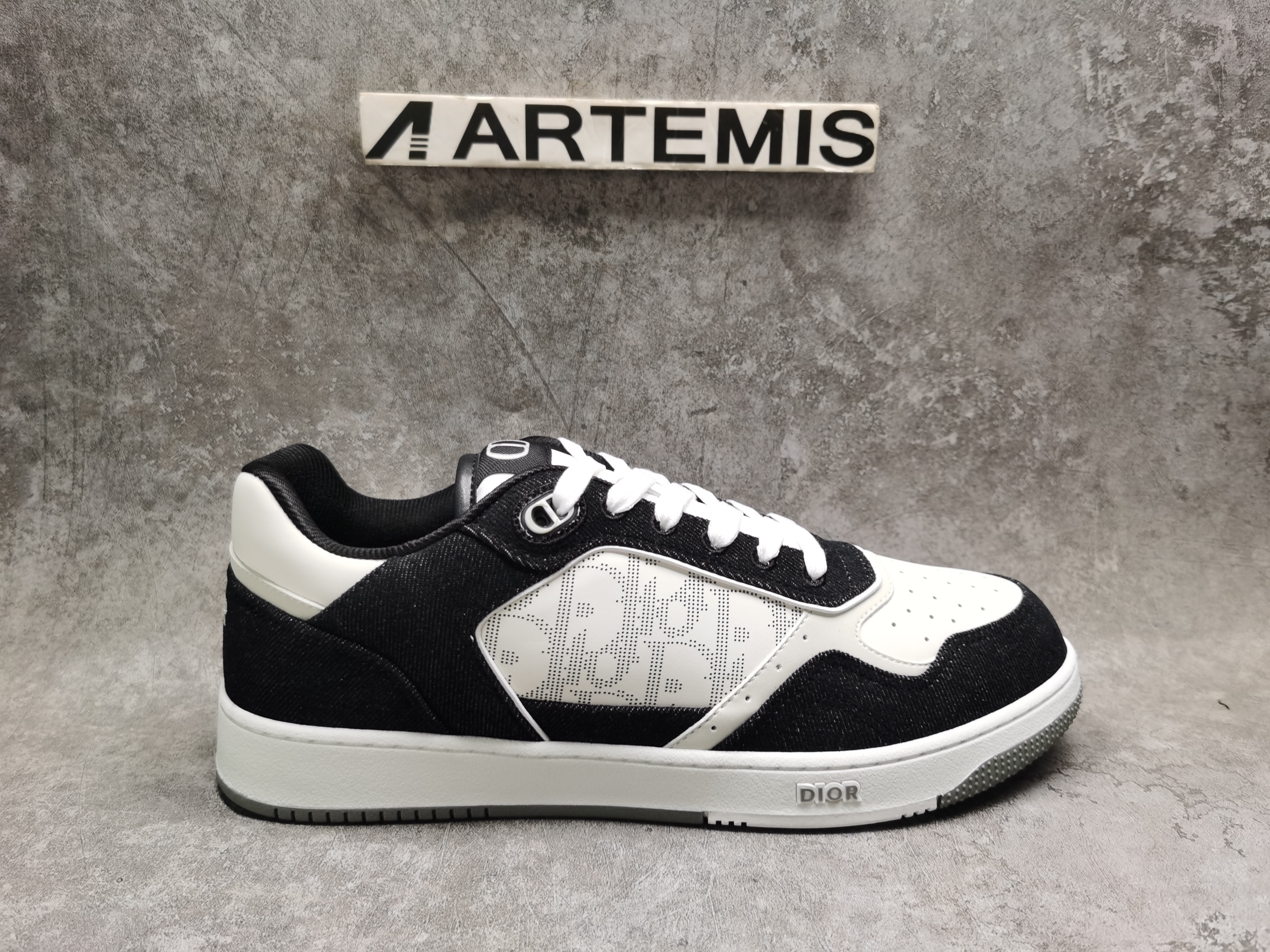 UA D*0r B27 Sneaker