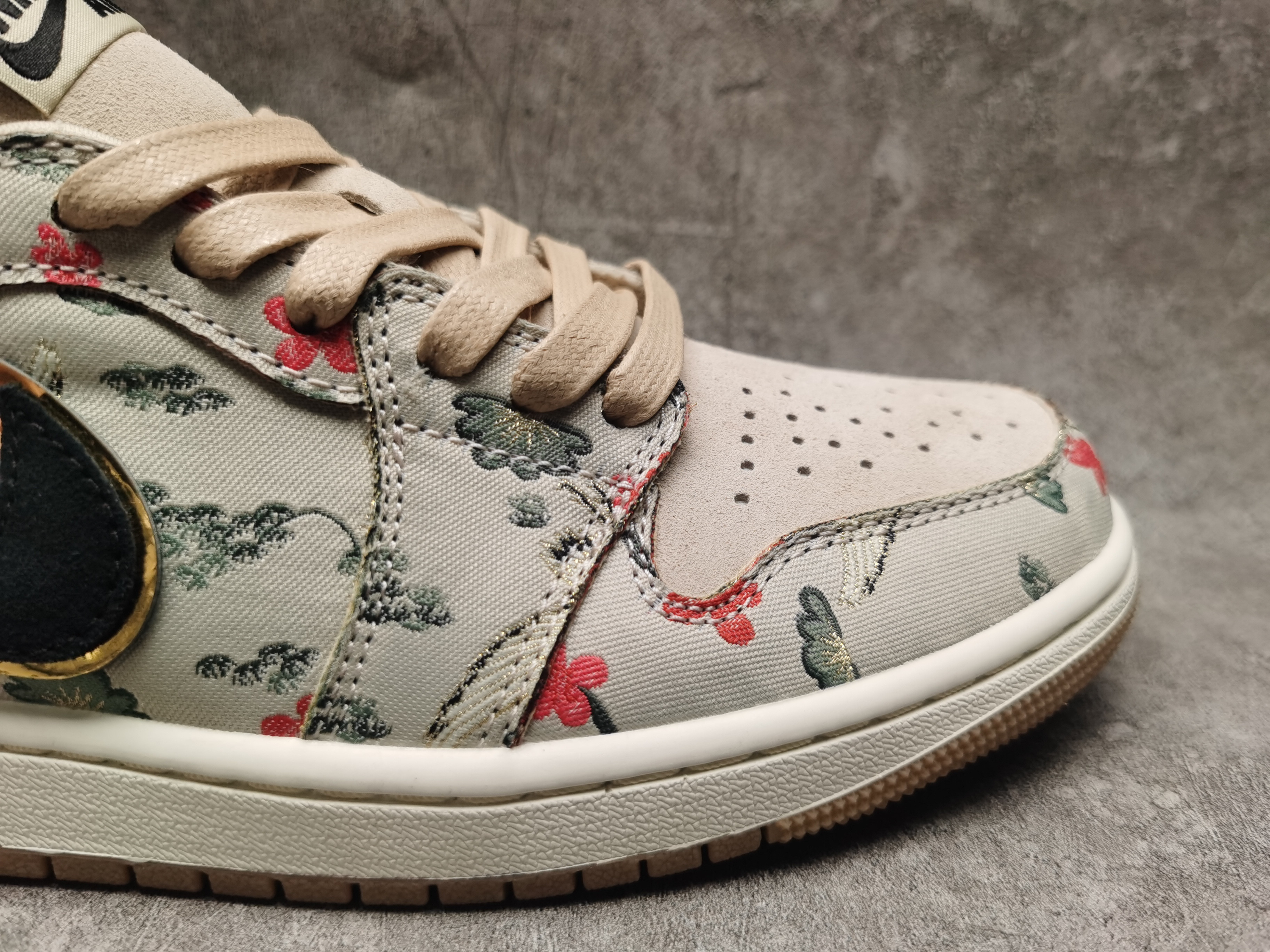 UA Jordan 1 Retro Low OG