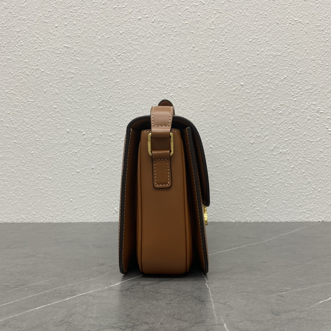 Ce**e triomphe bag 22x16.5x7cm