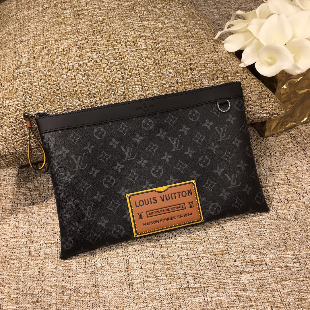 LV POCHETTE DISCOVERY GM M69256