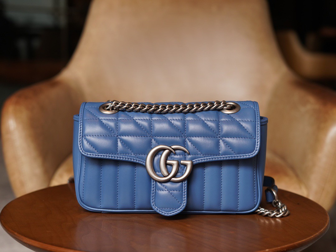 GG Marmont matelassé mini bag 22CM