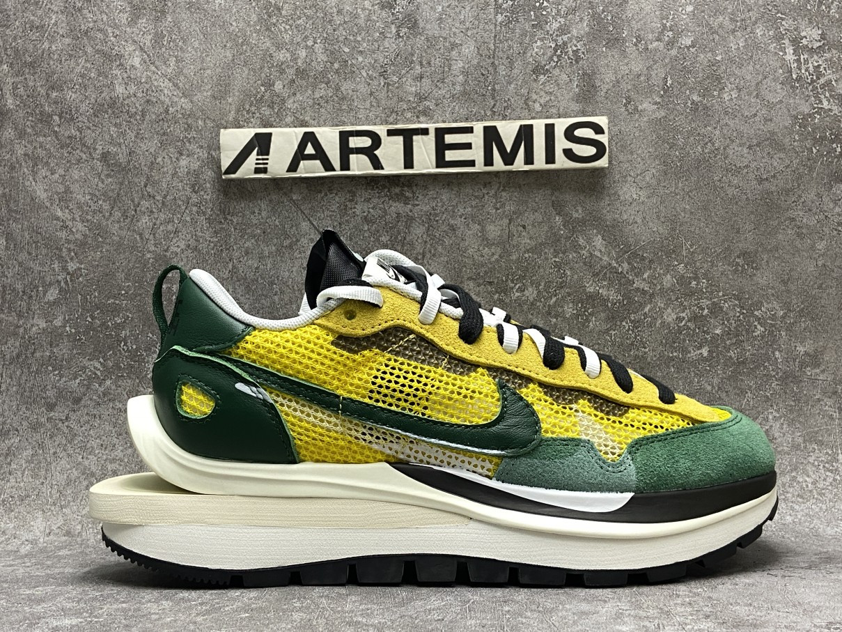 Nike Vaporwaffle Sacai Tour Yellow Stadium Green