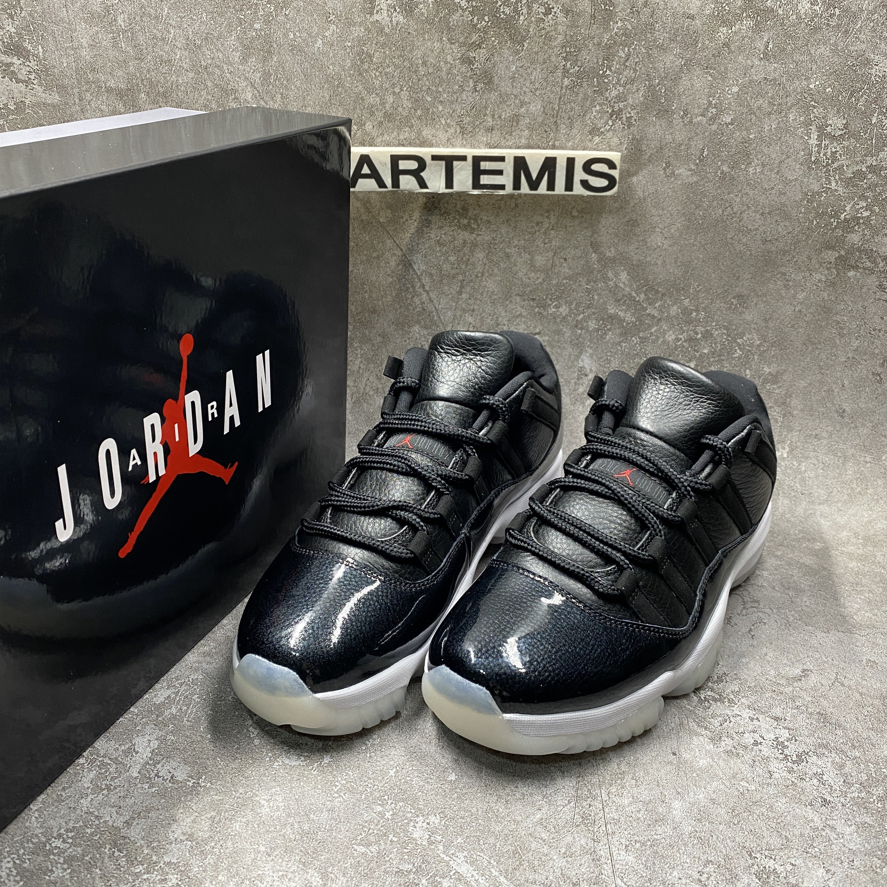 Air Jordan 11 Retro Low 72-10