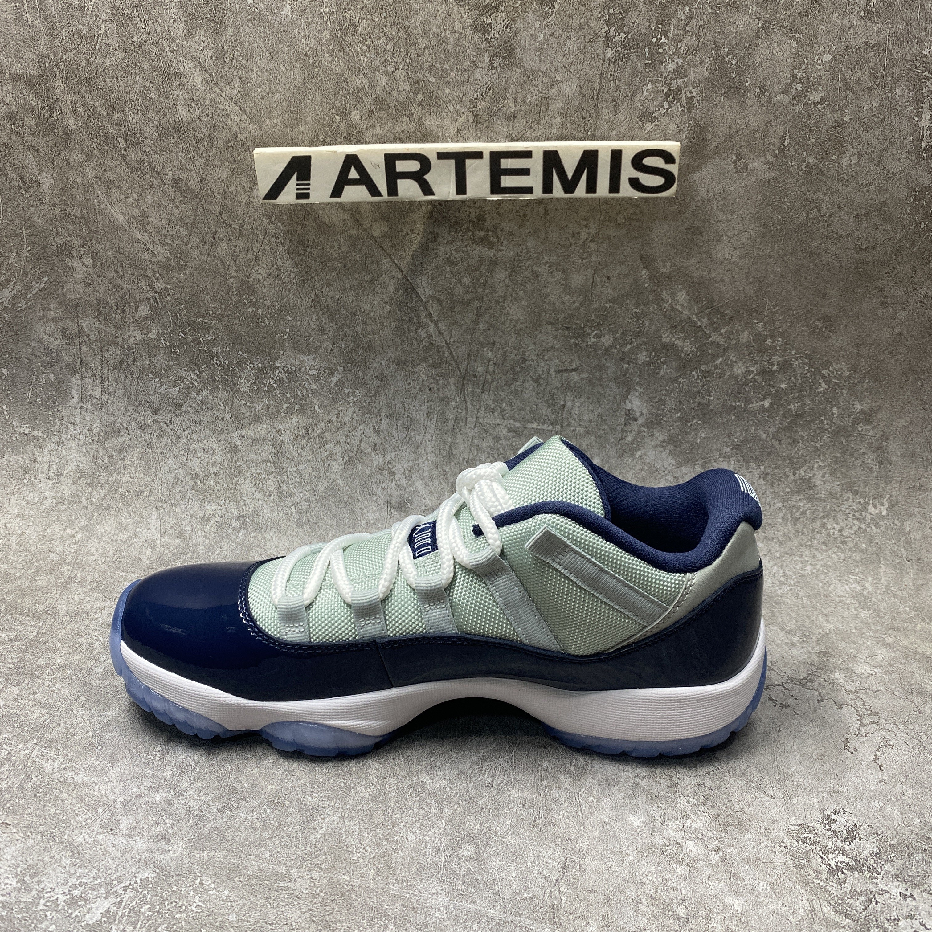 Air Jordan 11 Retro Low Georgetown