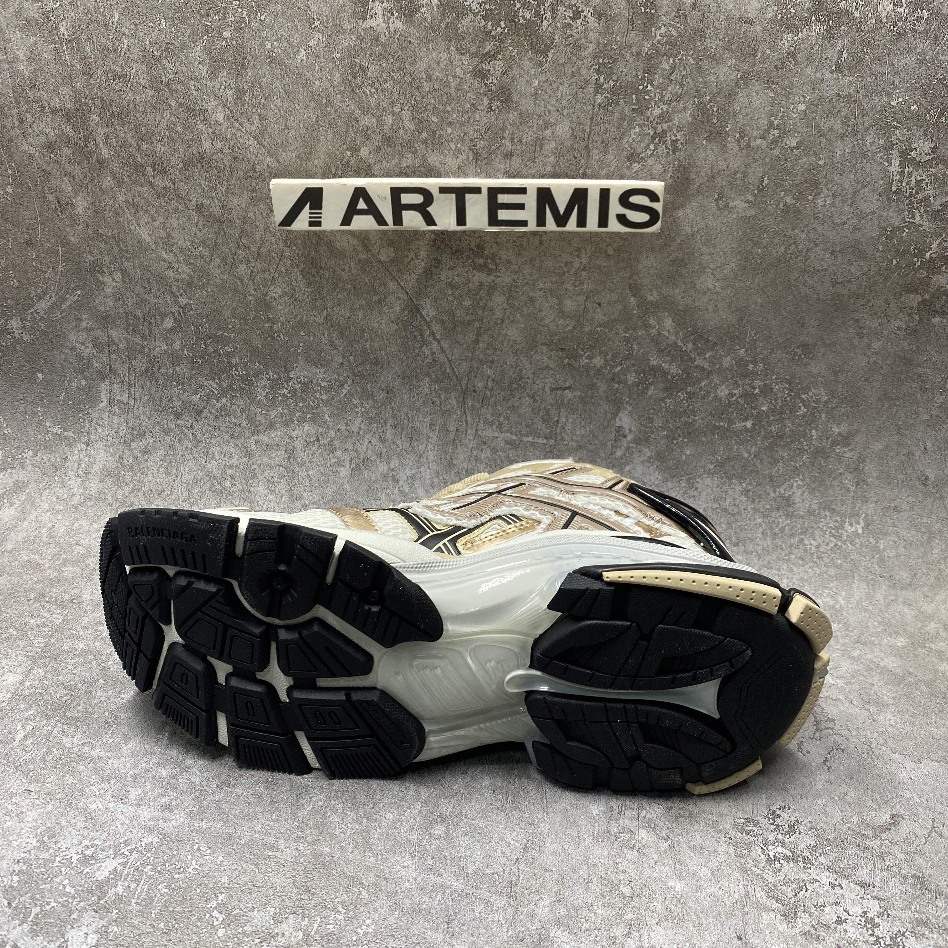 Balenciga Runner Beige Black White