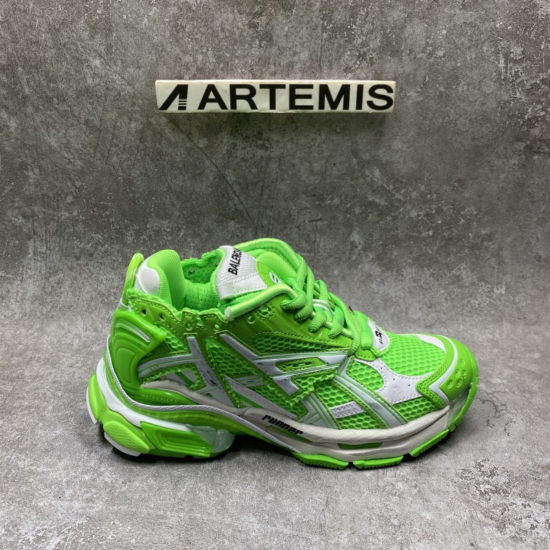 Balenciga Runner Sneaker in Green