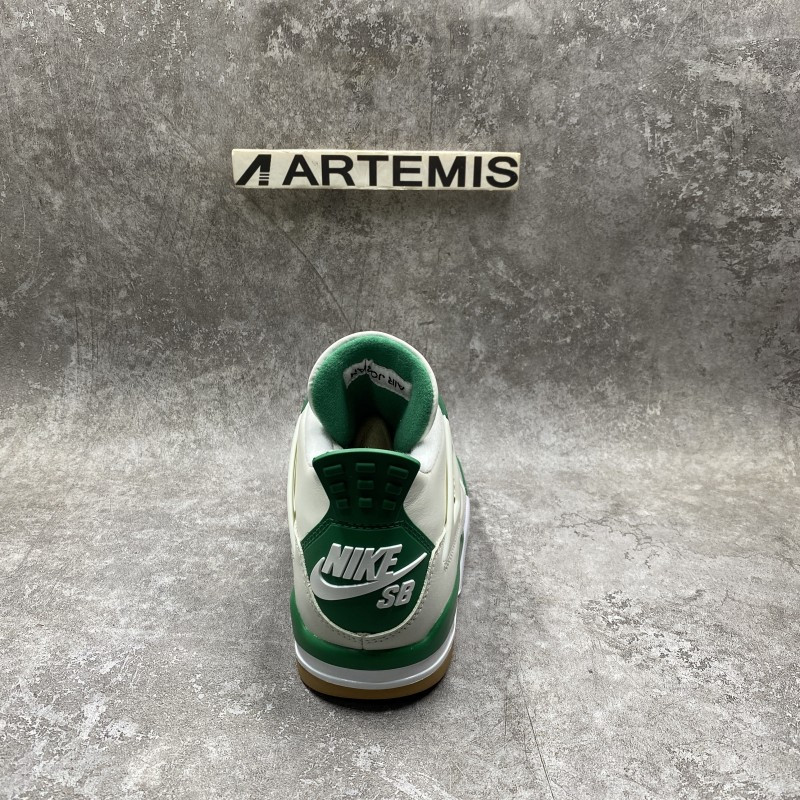 Air Jordan 4 Retro SB Pine Green