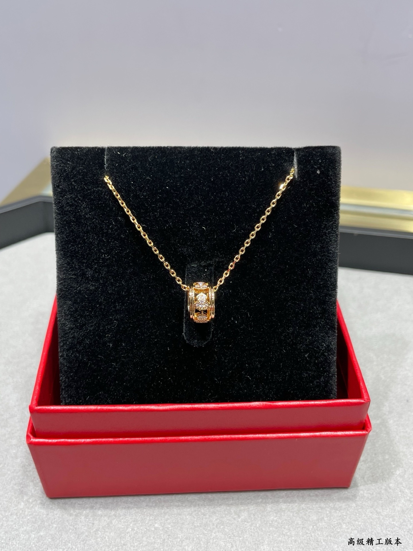 Qeelin Circle Gourd Necklace