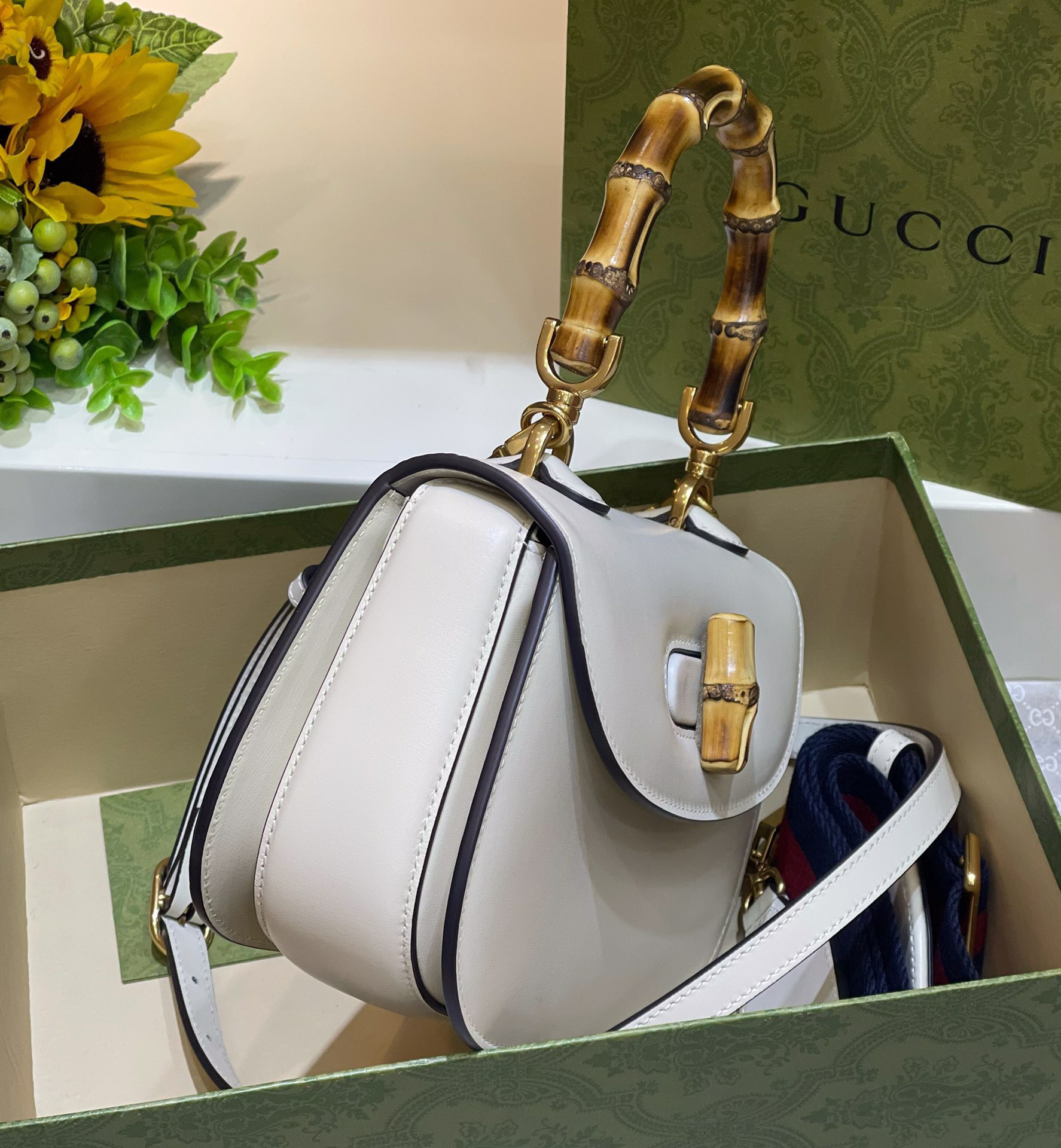 G*u*i small bamboo tote