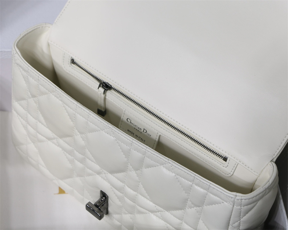 LARGE D*0r CARO BAG Ivory S*pple Cannage Calfskin With Silver Hardware 29 x 18 x 10 cm