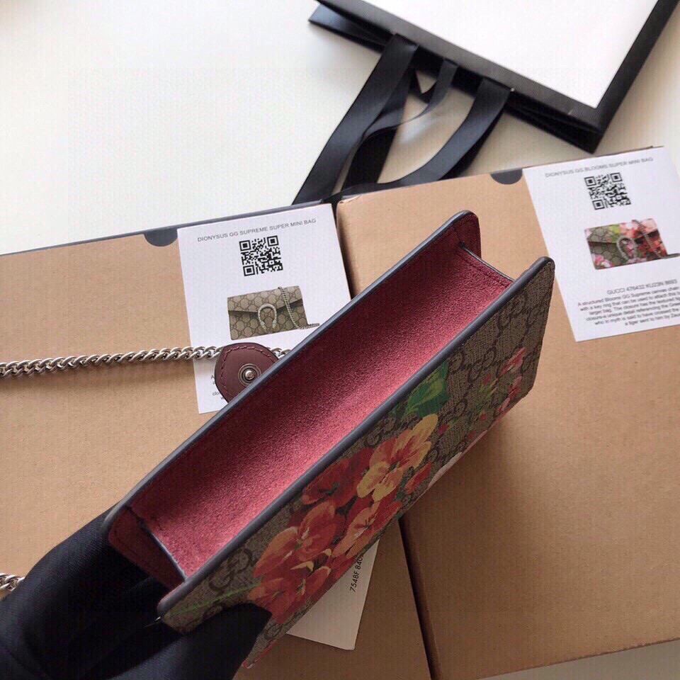 g*u*i dionysus S*p*e S*per mini bag 6.5"wx3.9"hx1.6"d