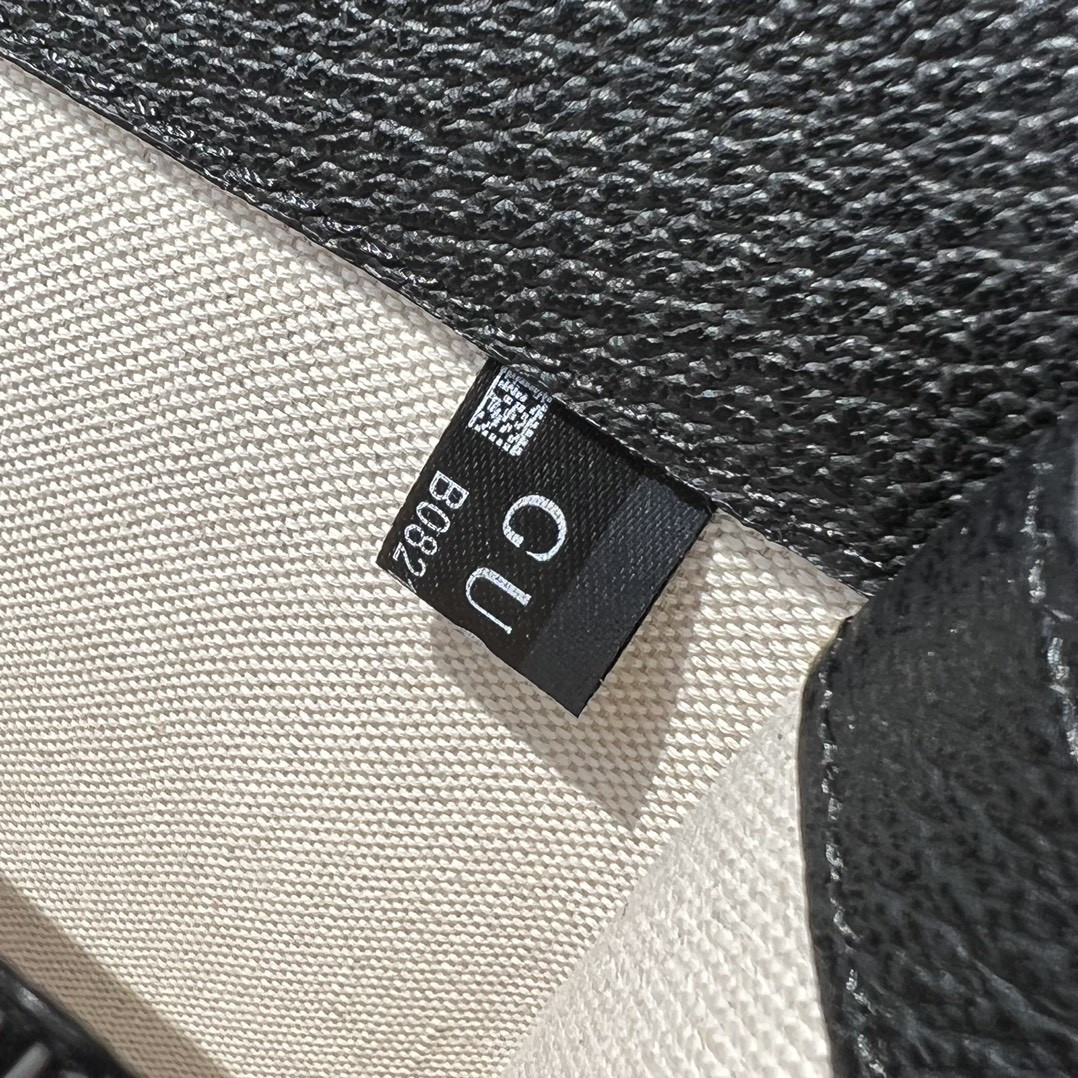 G*u*i dionysus small shoulder bag 11"wx7"hx3.5"d