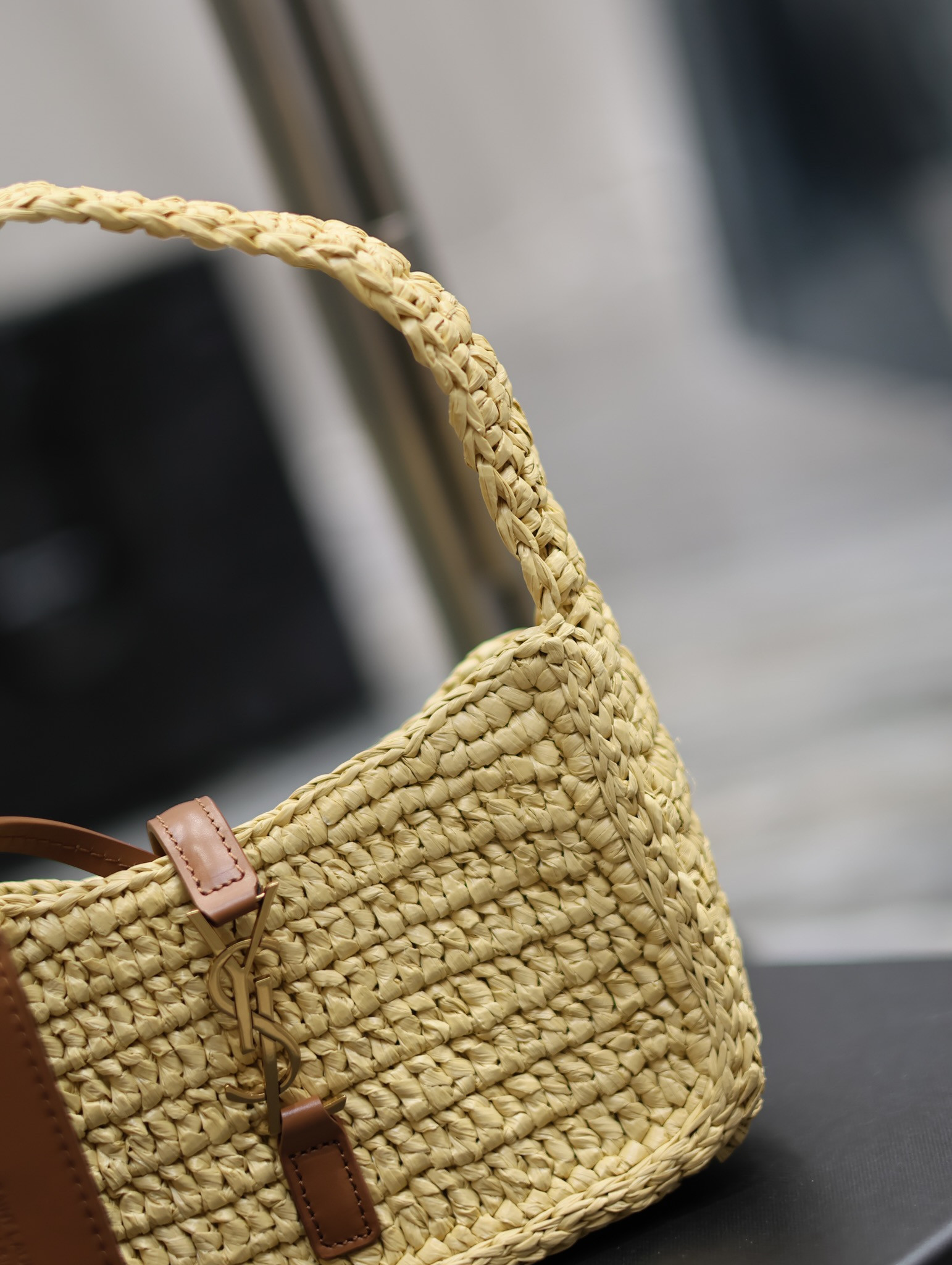 Y*L LE 5 À 7 MINI IN RAFFIA  Color Natural 7.5X4.5X1.8 INCHES