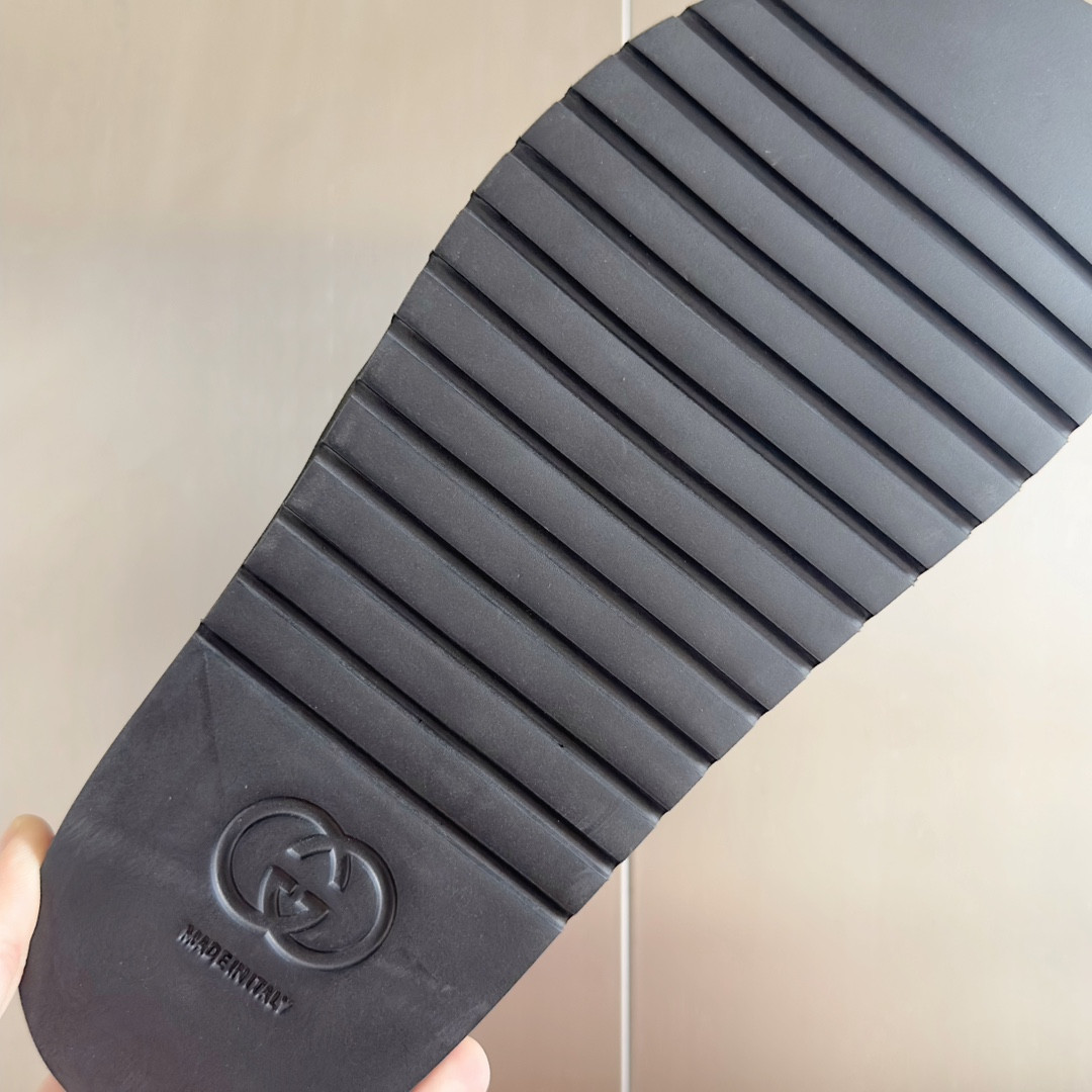 ua G*u*i gg slide sandal