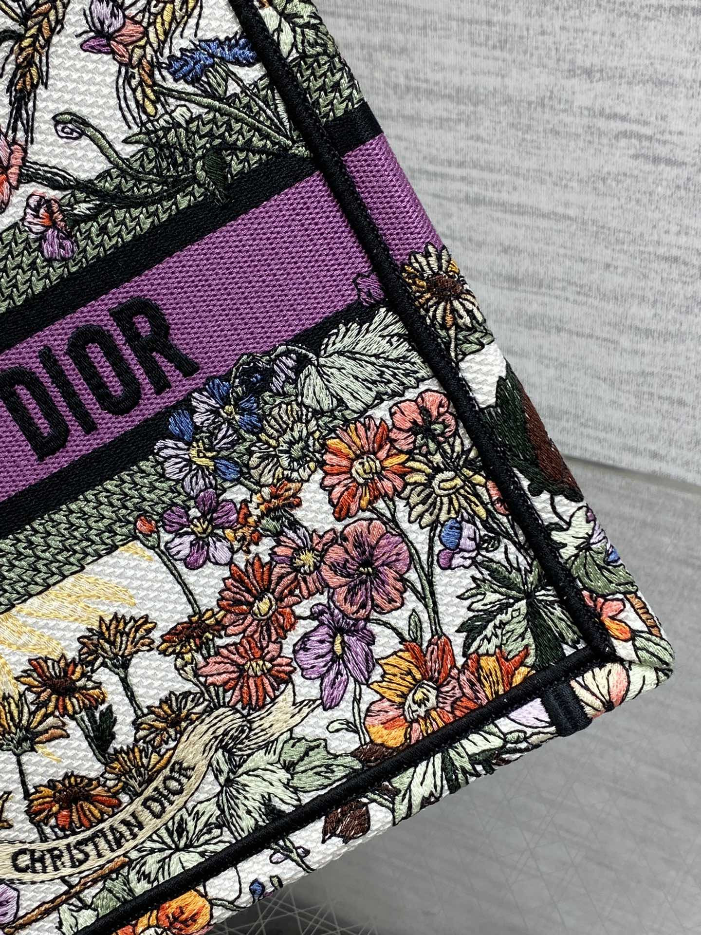 Small D*0r Book Tote  Ecru Multicolor D*0r 4 Saisons Été Soleil Embroidery 26x8x22cm