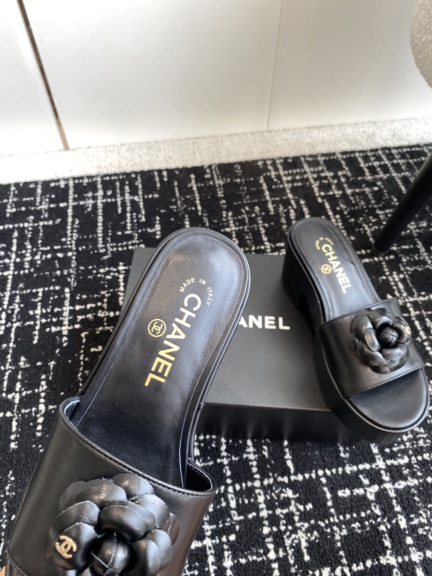 ua Ch*el mules platform heels