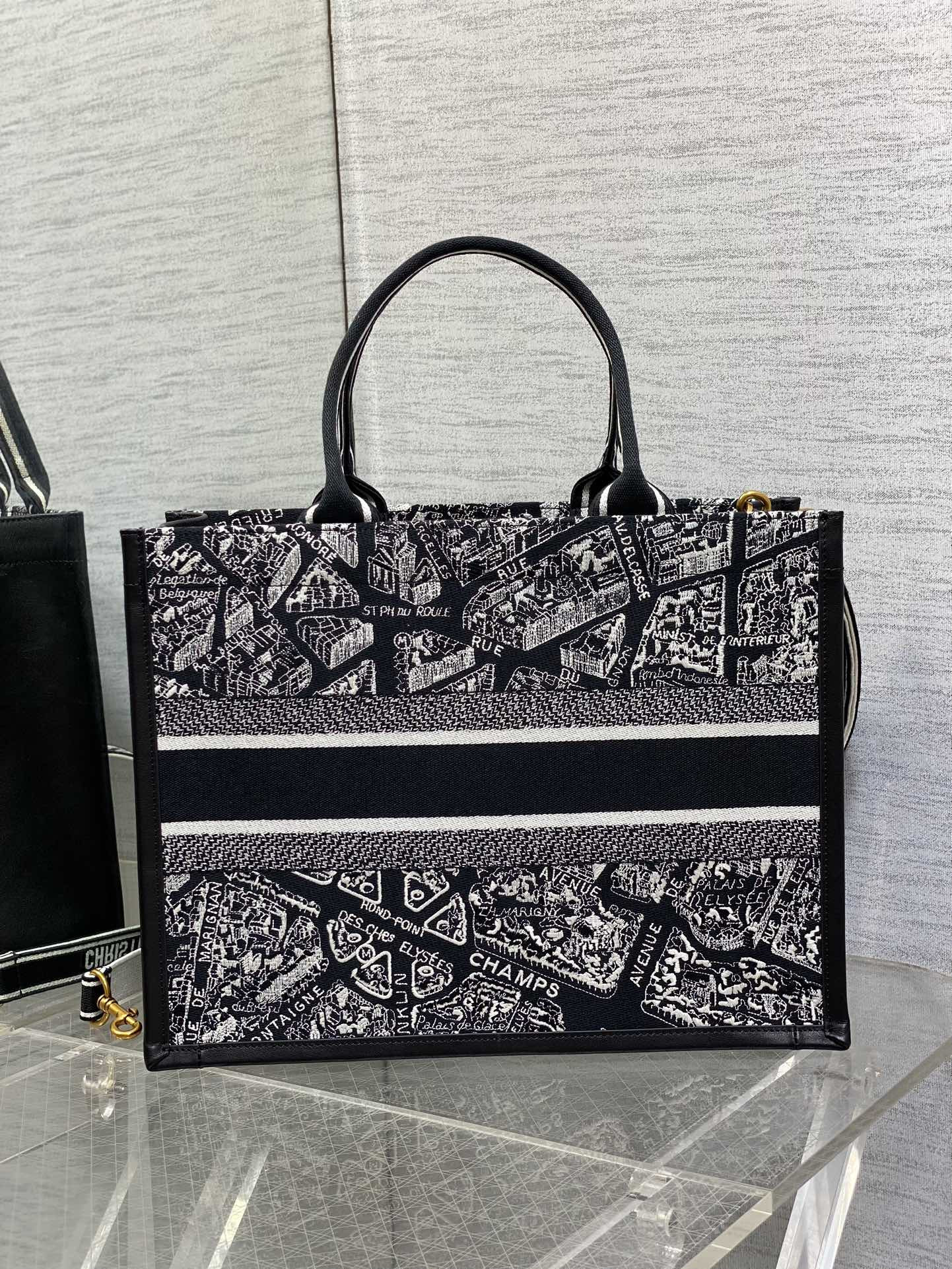 D*0r Medium D*0r Book Tote Black and White Plan de Paris Embroidery 36 x 27.5 x 16.5 cm