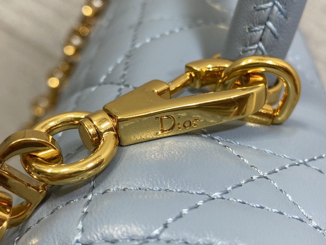 D*0r Medium D*0r Ange Bag Blue Latte Macrocannage Calfskin 26 x 17 x 9 cm