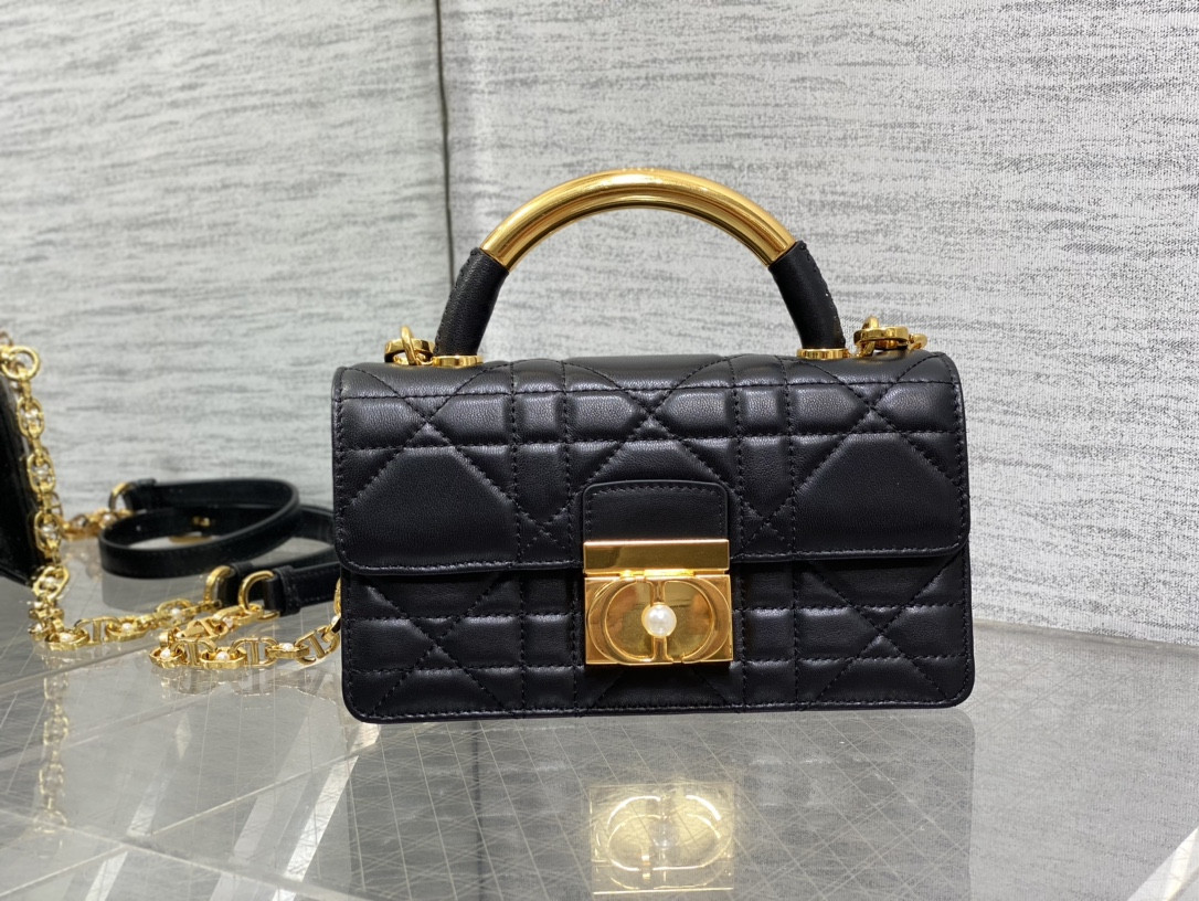 D*0r Small D*0r Ange Bag Black Macrocannage Calfskin 20 x 12 x 5 cm