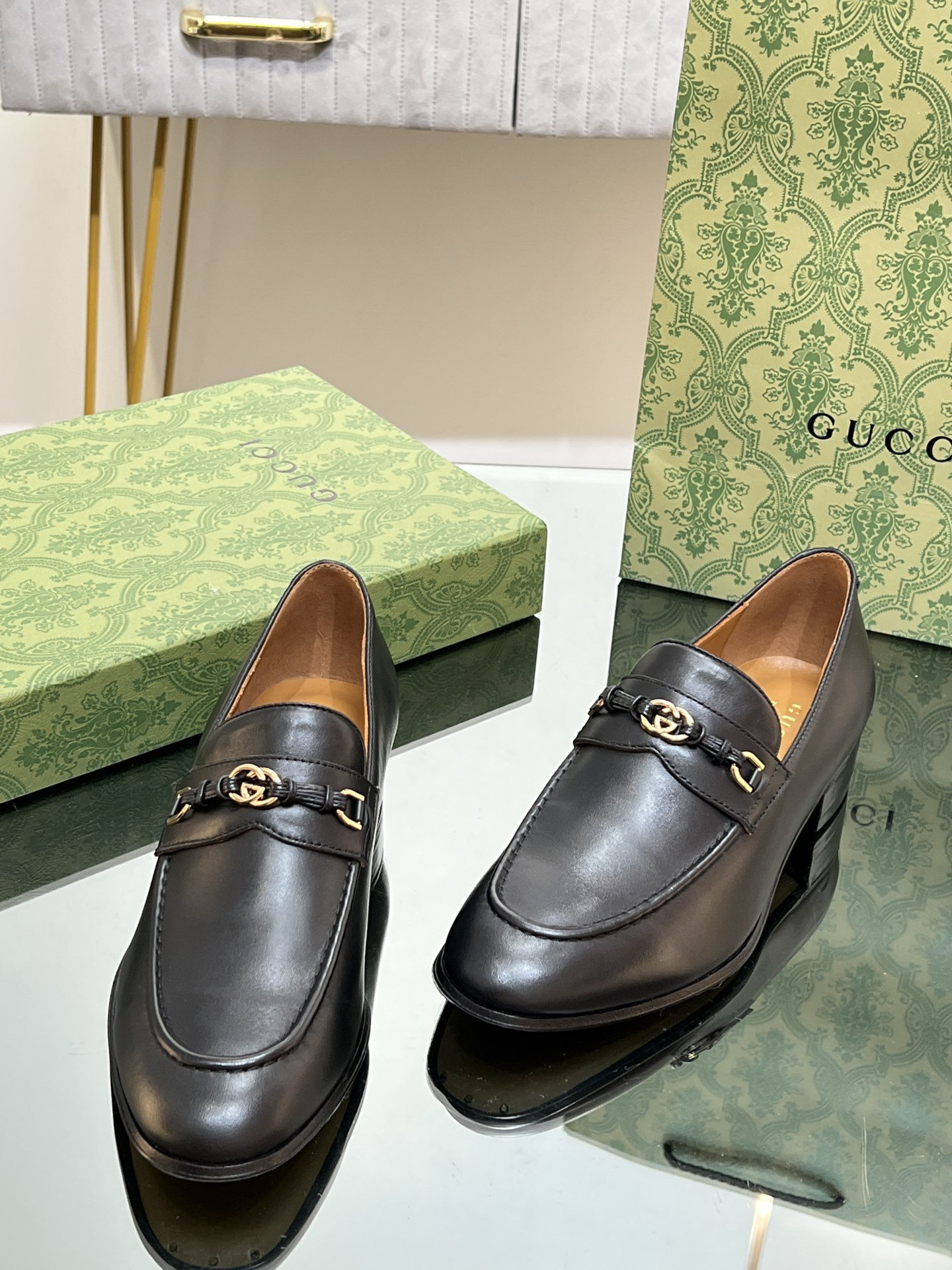 ua G*u*i interlocking g loafer