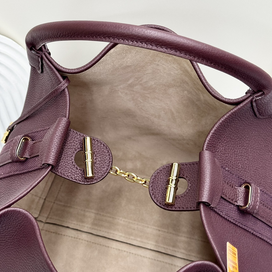 L**o p*ana large bale bag grained calfskin 24 x 20 x 27 cm