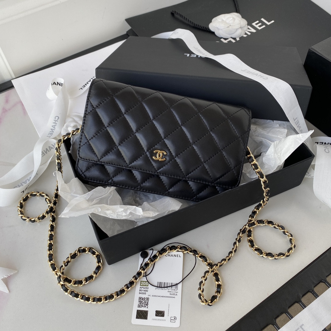 Ch*el WALLET ON CHAIN 12.3 × 19.2 × 3.5 cm
