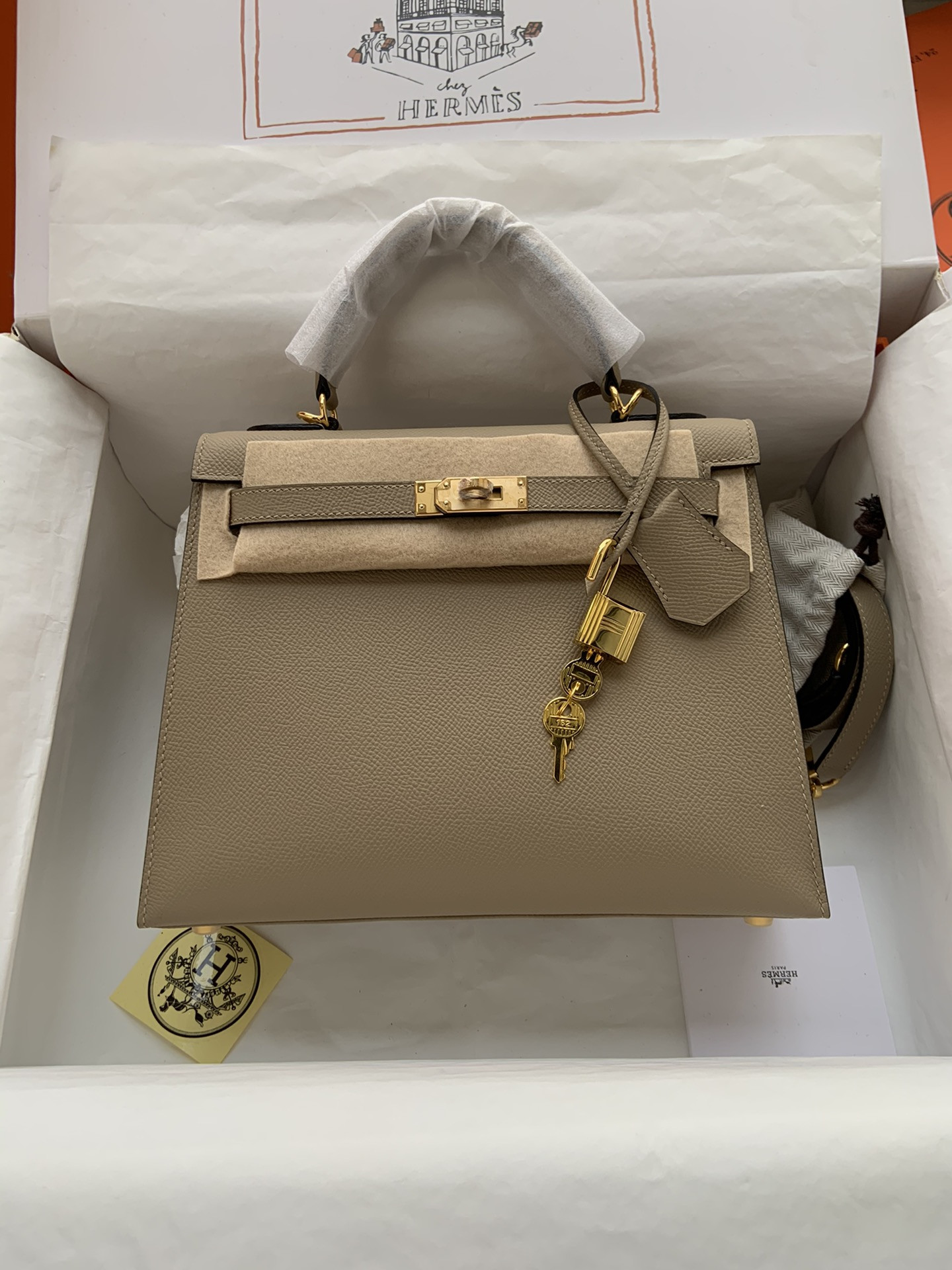 HERMÈS Kelly Gold-tone Hardware 25 28
