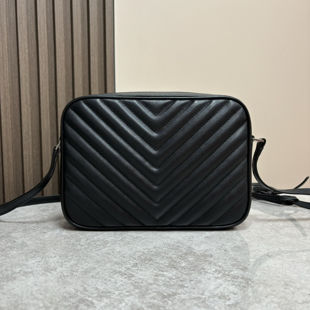 Y*L LOU camera bag in quilted leather 23x16x6cm