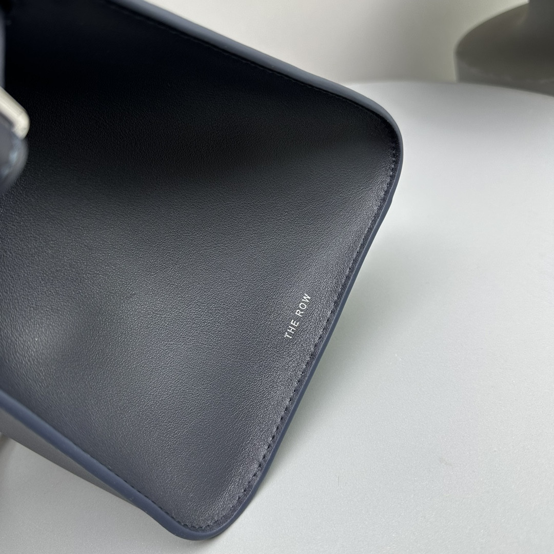 T*e R0w margaux 12 32x15x25cm