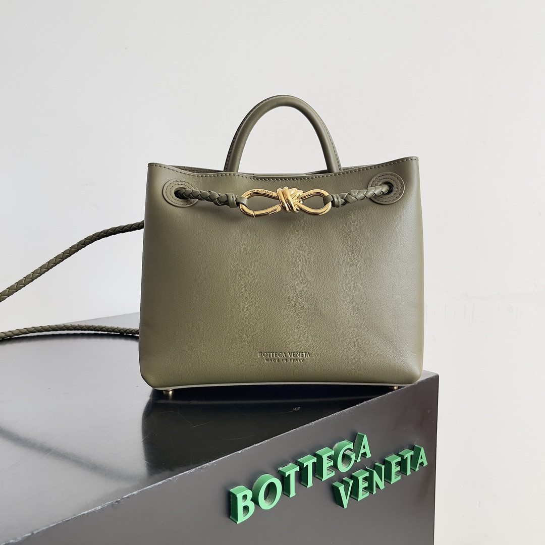Bo*te*ga Ve*ne*ta Small Andiamo 25x22x10.5cm