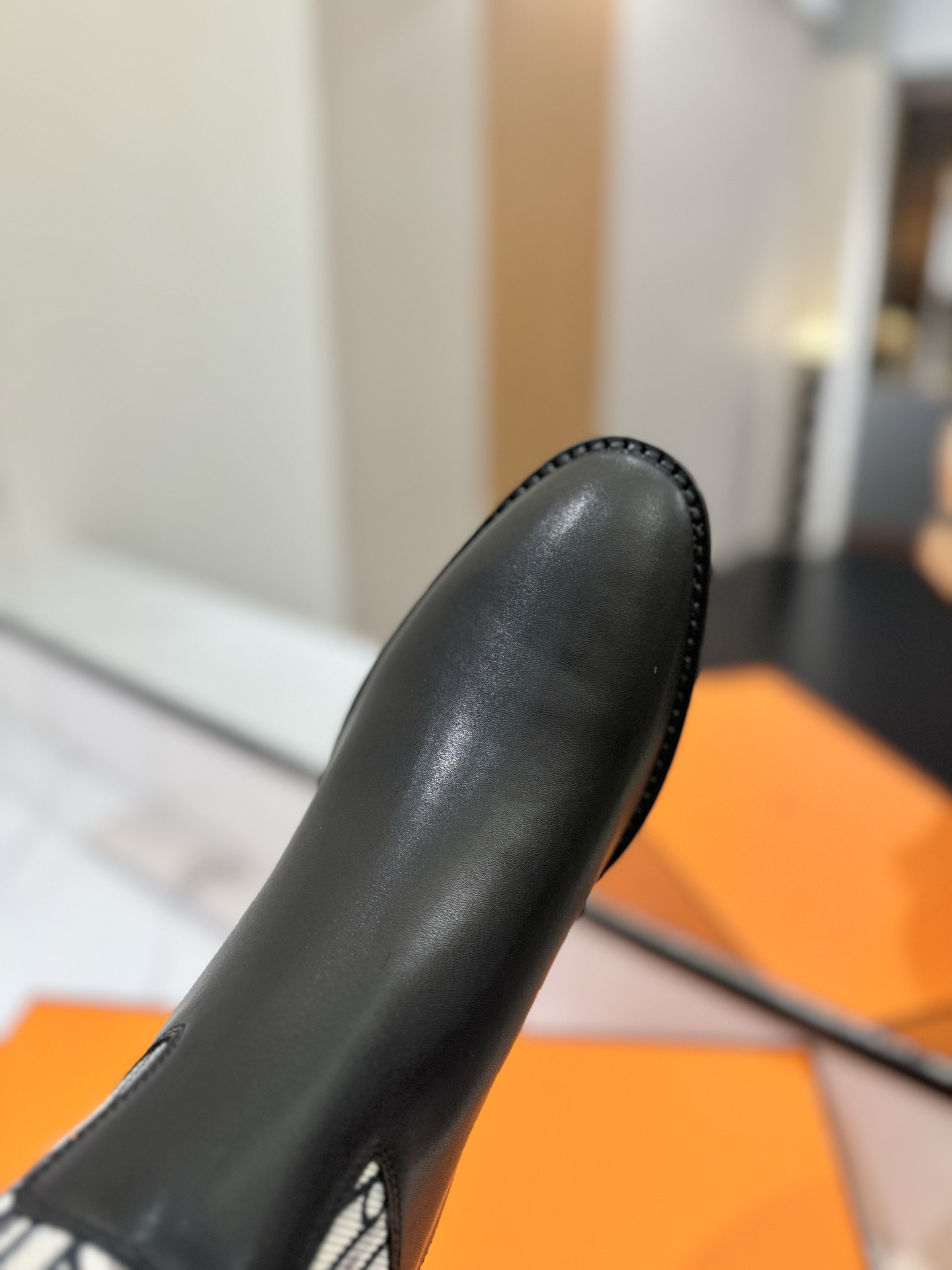 ua H**me5 jumping boots