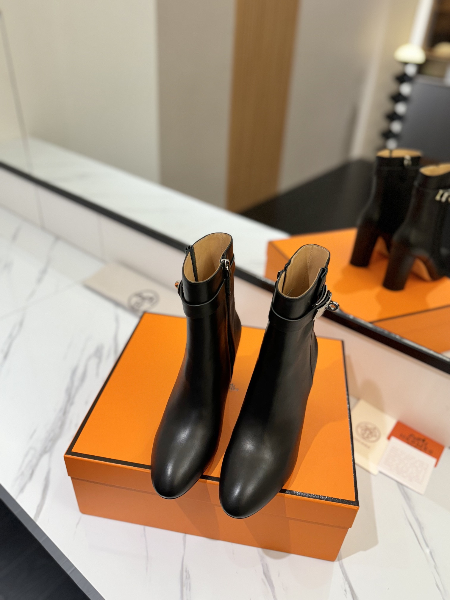 ua H**me5 kelly jumping boots