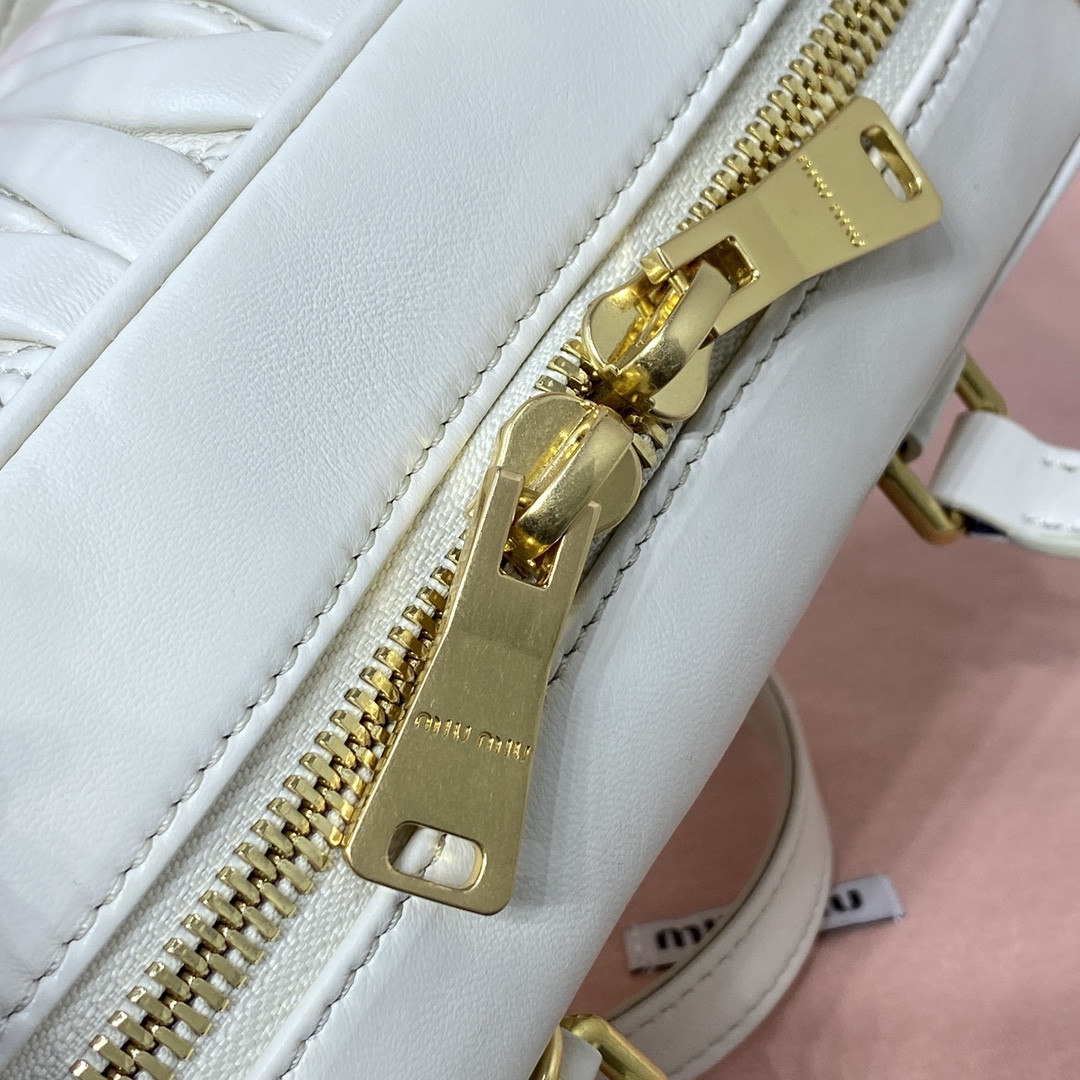 Miu Miu Arcadie matelassé nappa leather bag 22X10.5X7.5cm