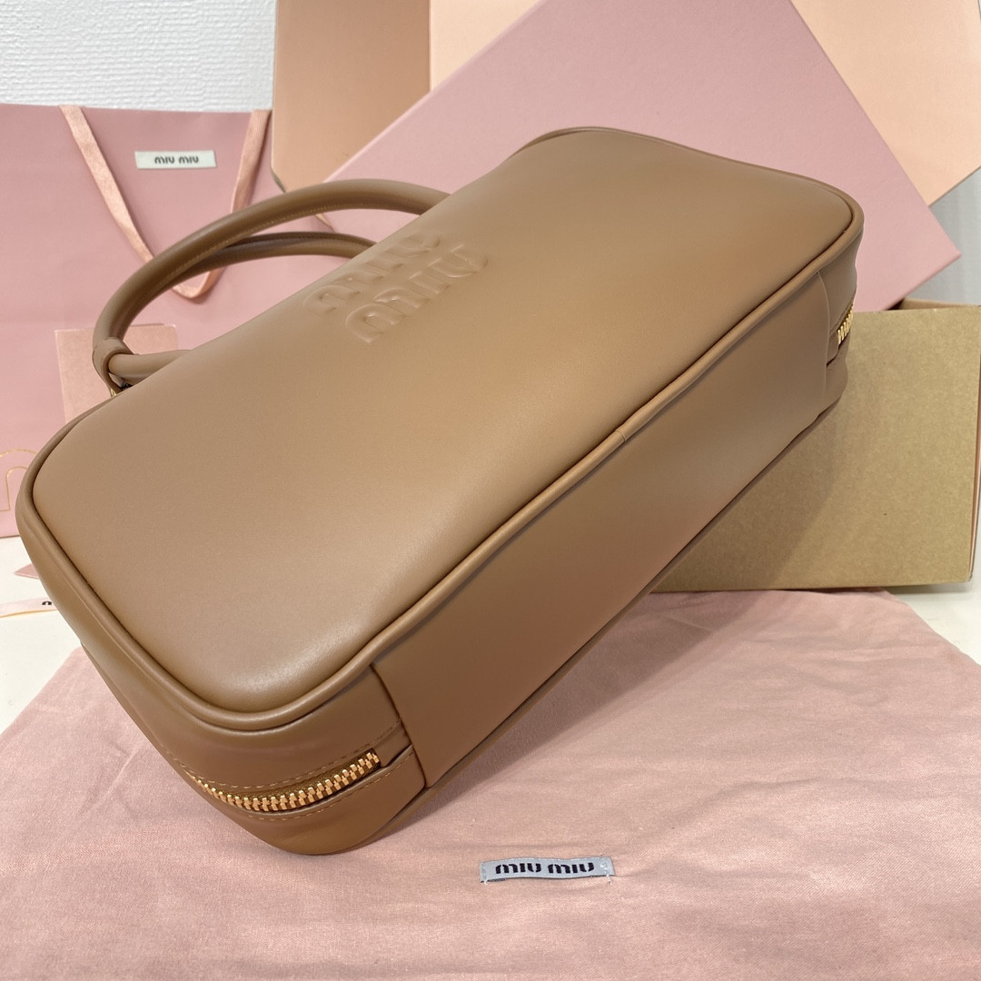 Miu Miu Beau naplak leather bag 29X17X9cm