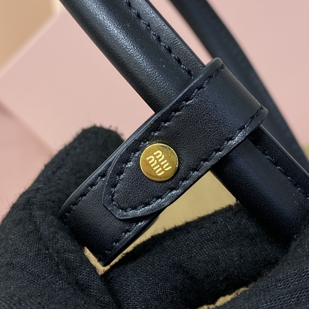 Miu Miu Beau naplak leather bag 29X17X9cm