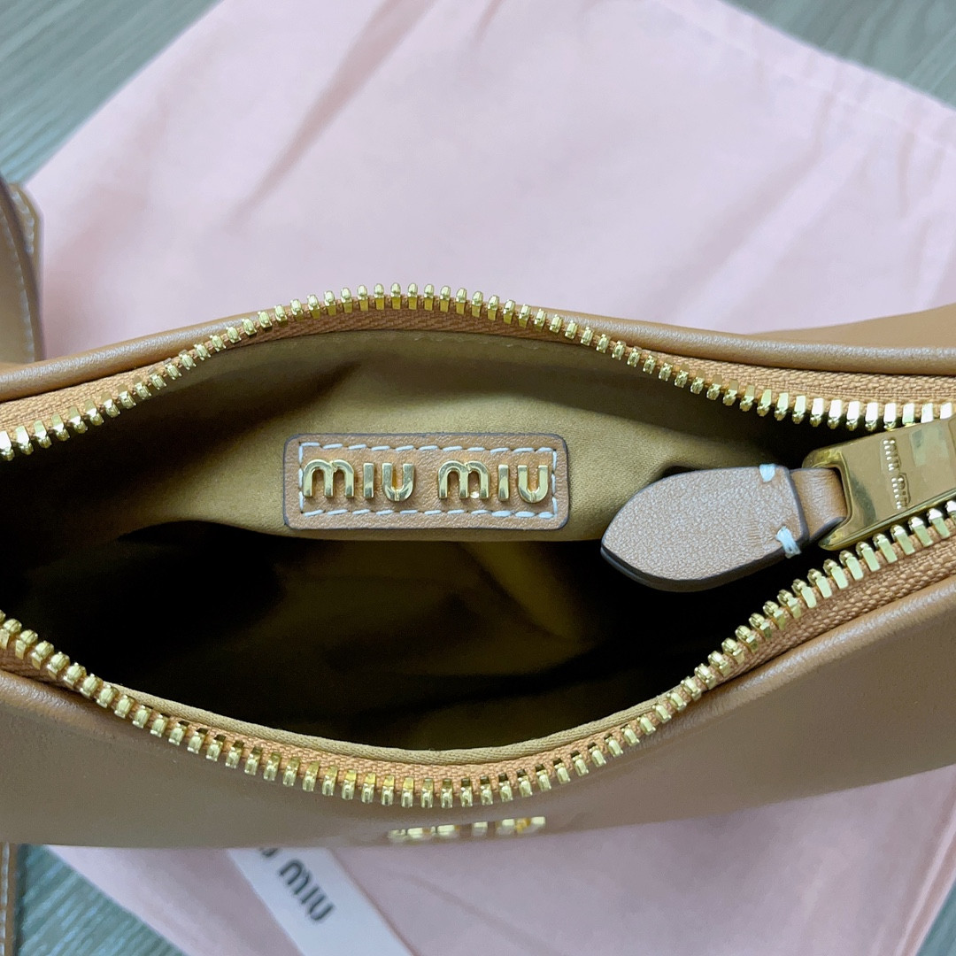 Miu Miu hobo bag 20X17X6Cm